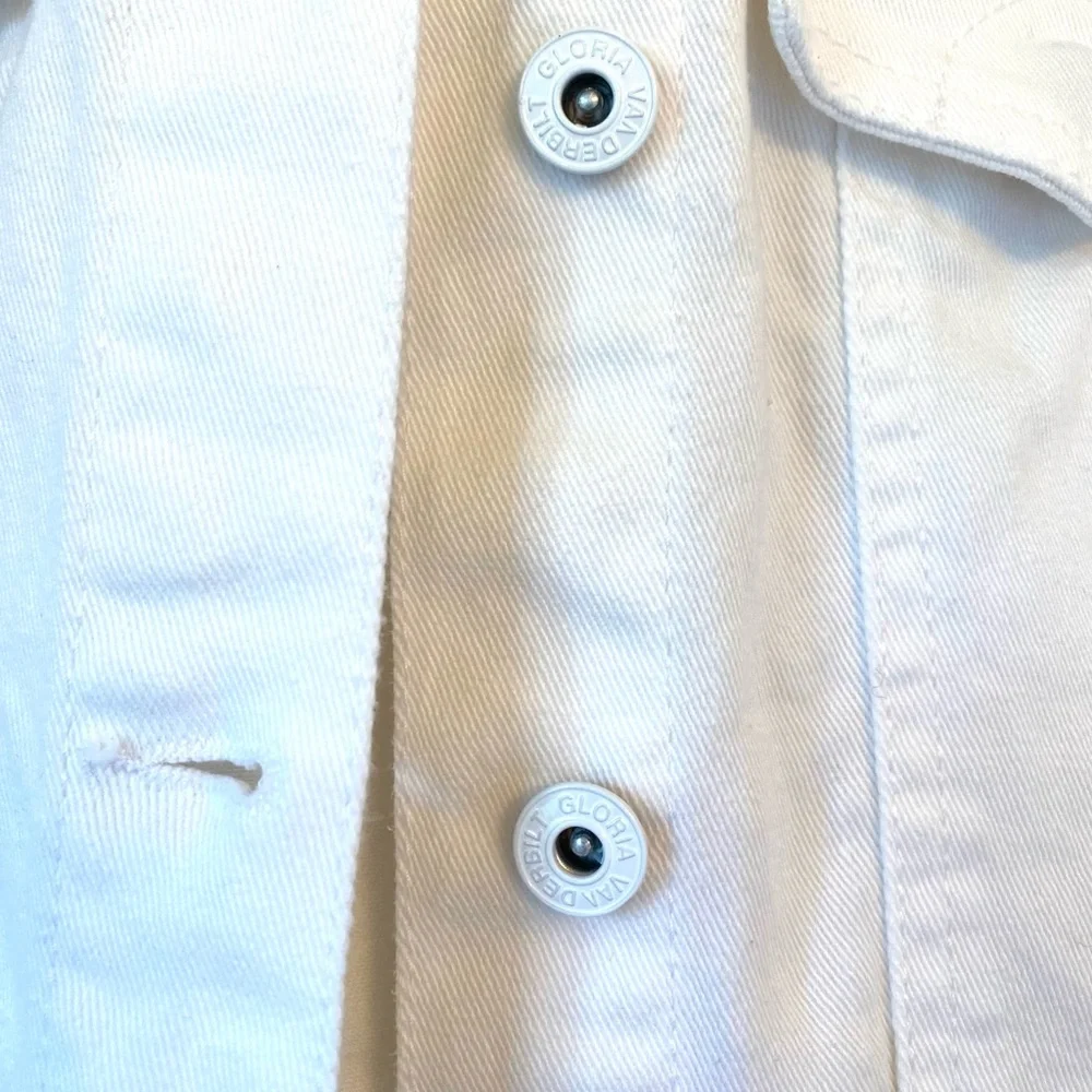 Gloria Vanderbilt Vintage White Jean Jacket size M